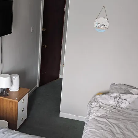 Wonky Towers Bed & Breakfast Blackpool Exterior photo